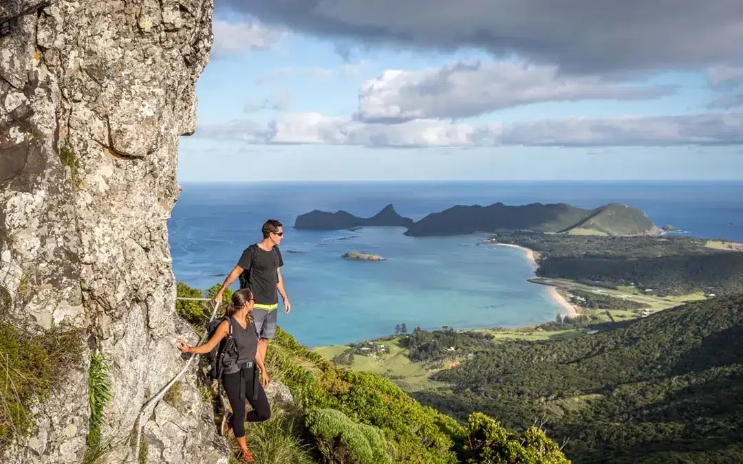 FLINDERS ISLAND  WALKING ADVENTURE
