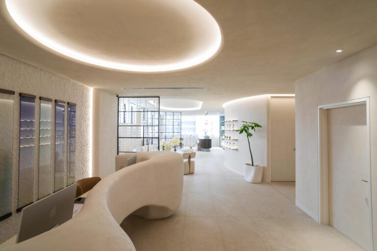 Why the Best Skin Clinics No Longer Feel Clinical
