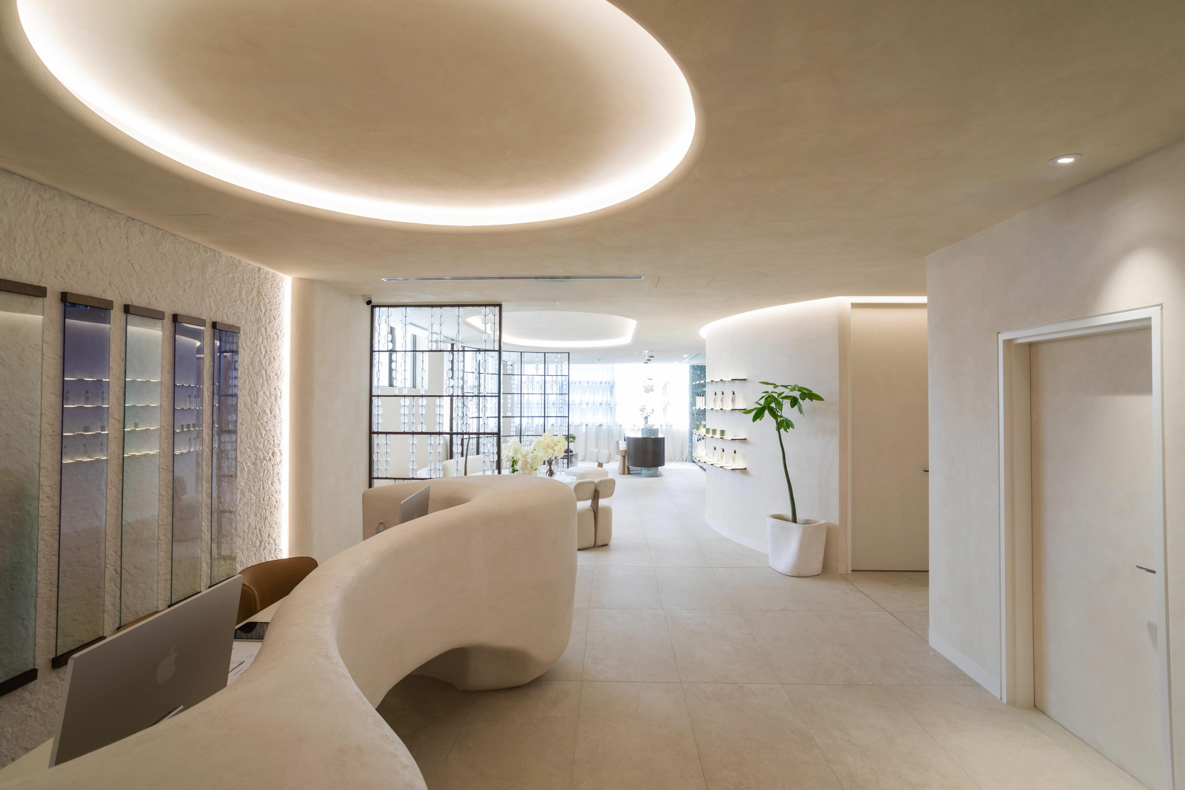 Why the Best Skin Clinics No Longer Feel Clinical